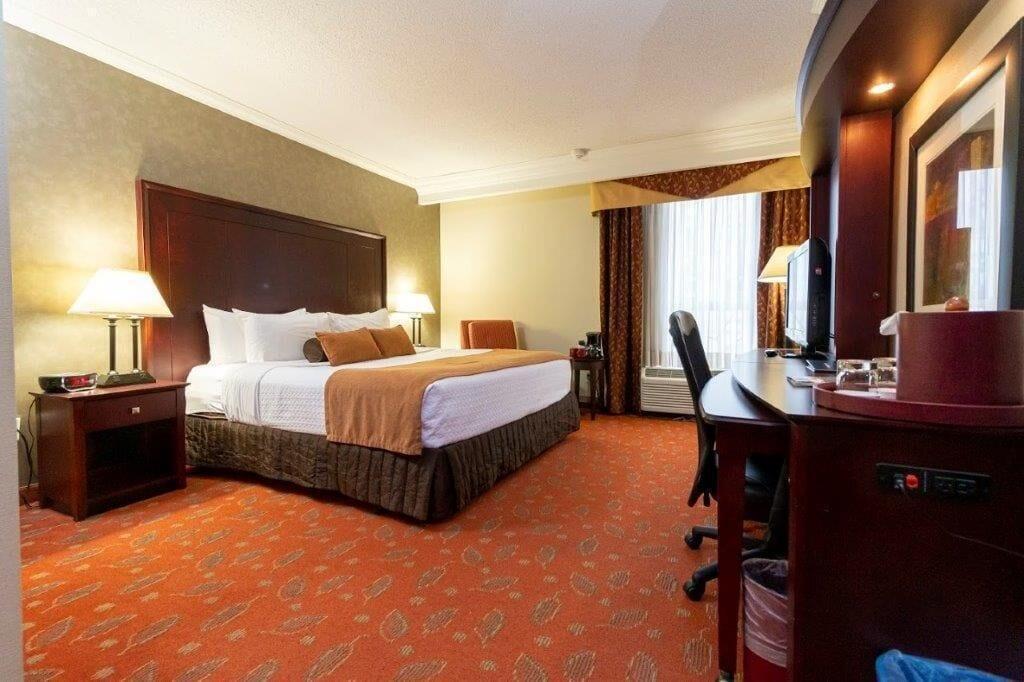 Hamilton Plaza Hotel And Conference Centre Esterno foto