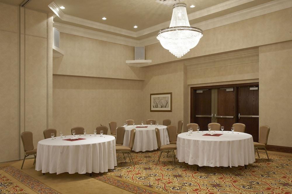 Hamilton Plaza Hotel And Conference Centre Esterno foto