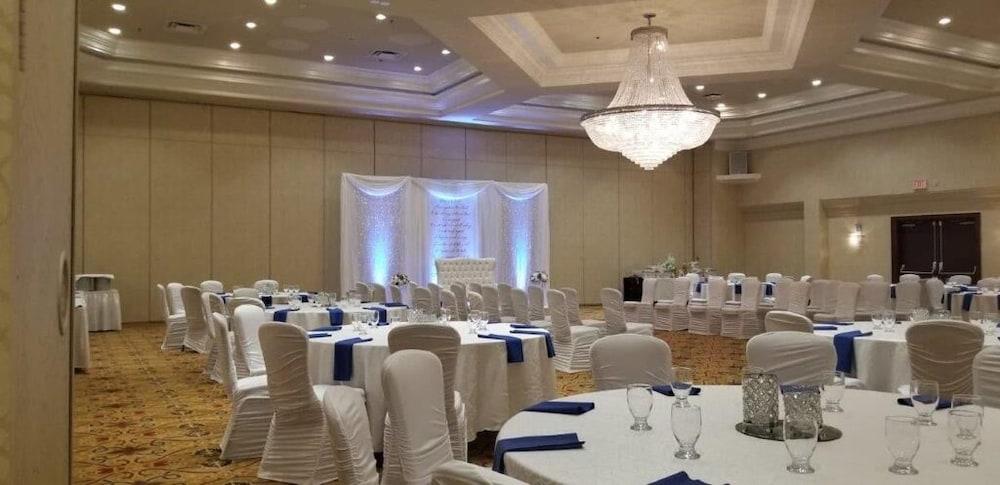 Hamilton Plaza Hotel And Conference Centre Esterno foto