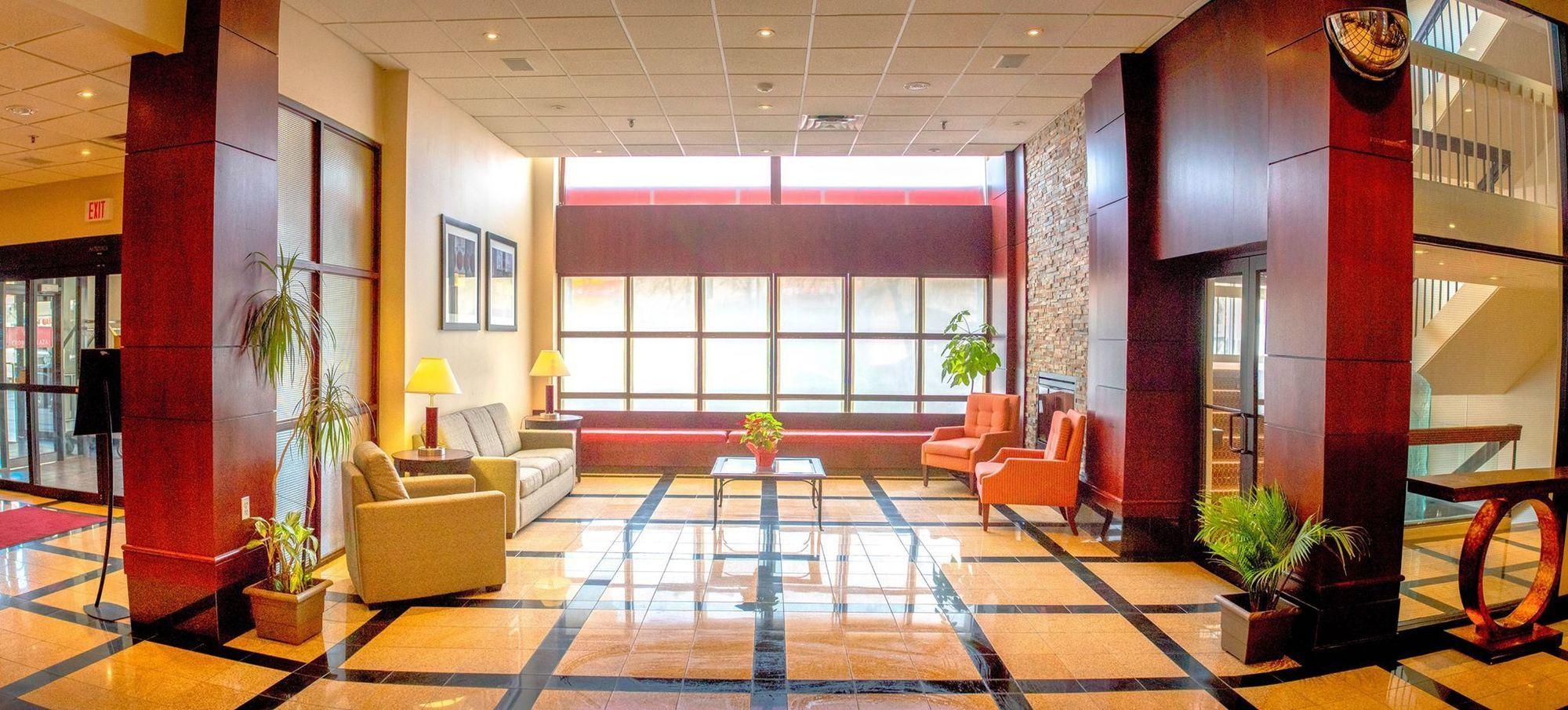 Hamilton Plaza Hotel And Conference Centre Esterno foto