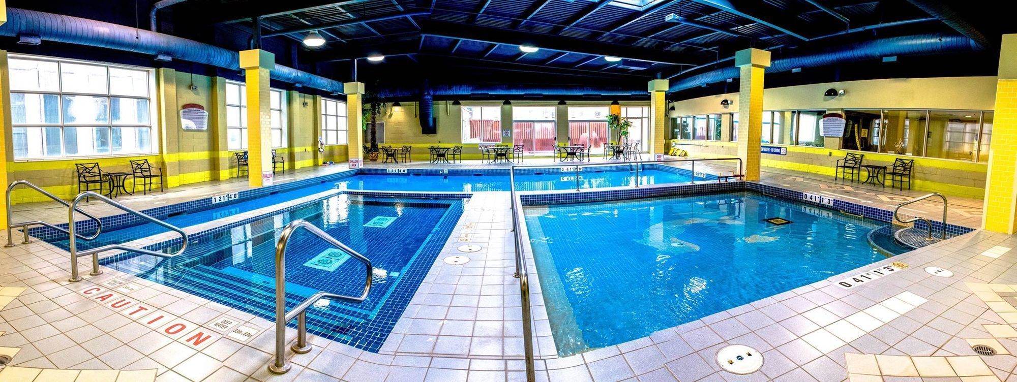 Hamilton Plaza Hotel And Conference Centre Esterno foto
