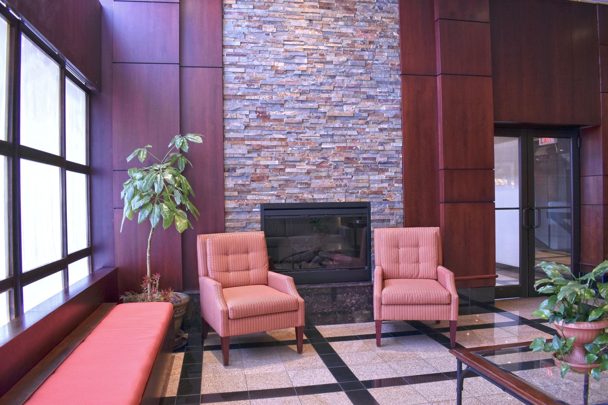 Hamilton Plaza Hotel And Conference Centre Esterno foto